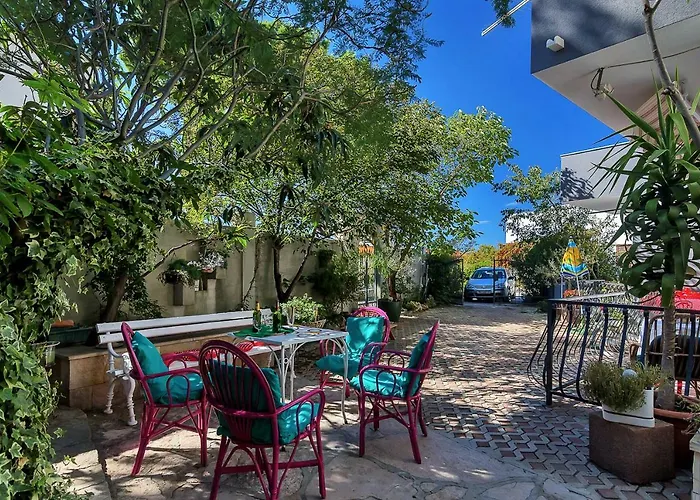 Apartmani Maja